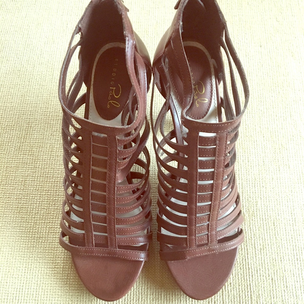 BROWN STRAPPY CAGED HEELED SANDALS